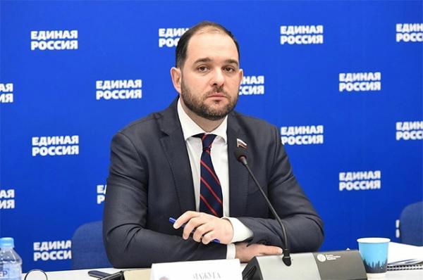 
        Для студентов. &laquo;Единая Россия&raquo; поможет отремонтировать 800 общежитий    