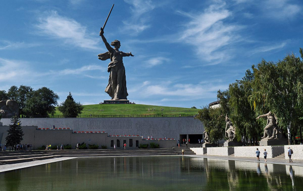 Волгоград &mdash; один из немногих городов России, которому разрешено менять несколько раз в году свое название    